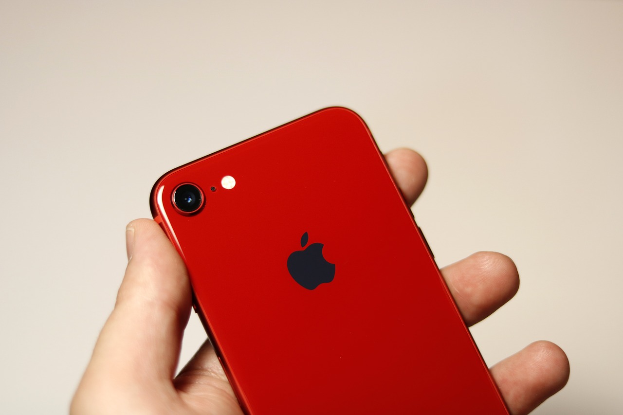 「iPhone SE 2」は「iPhone 8」のようなデザイン ‐ カラーはレッドモデルを含む3色展開か